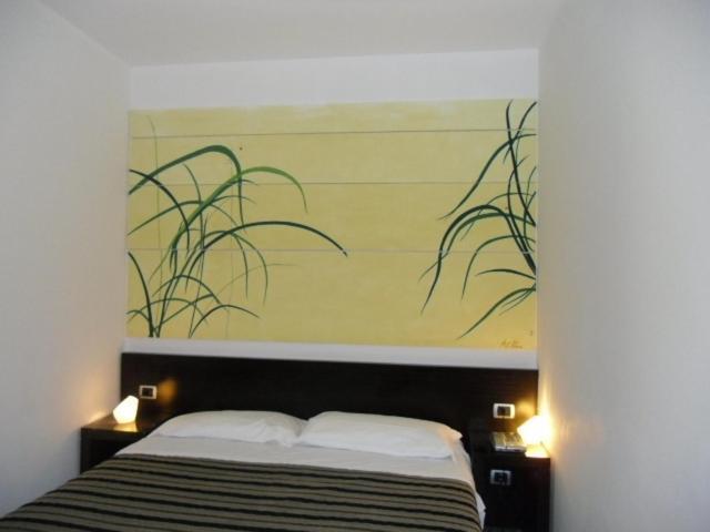 Hotel Zeffiro Sabaudia Quarto foto
